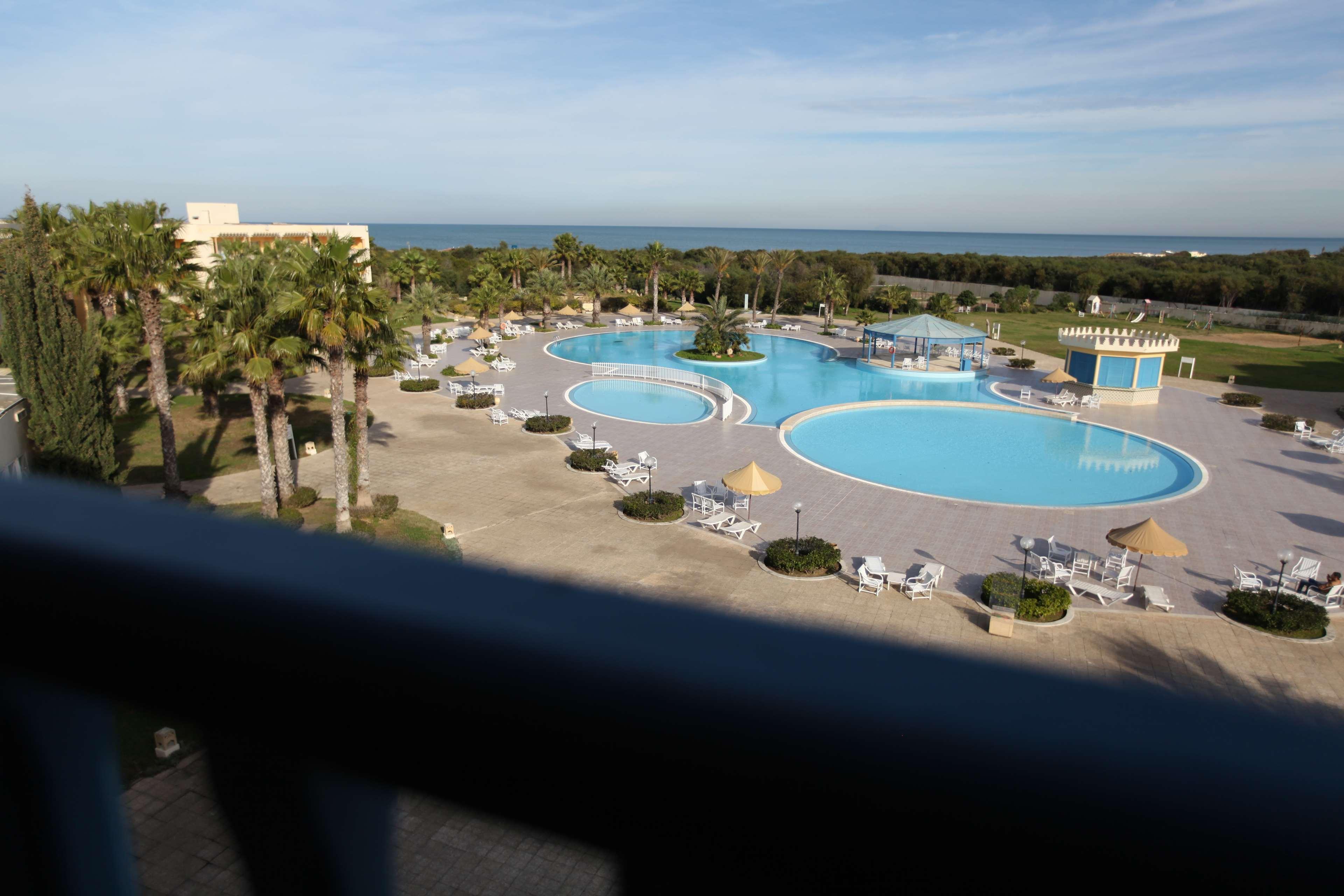 Ramada Plaza by Wyndham Tunis Hotel Gammarth Bagian luar foto